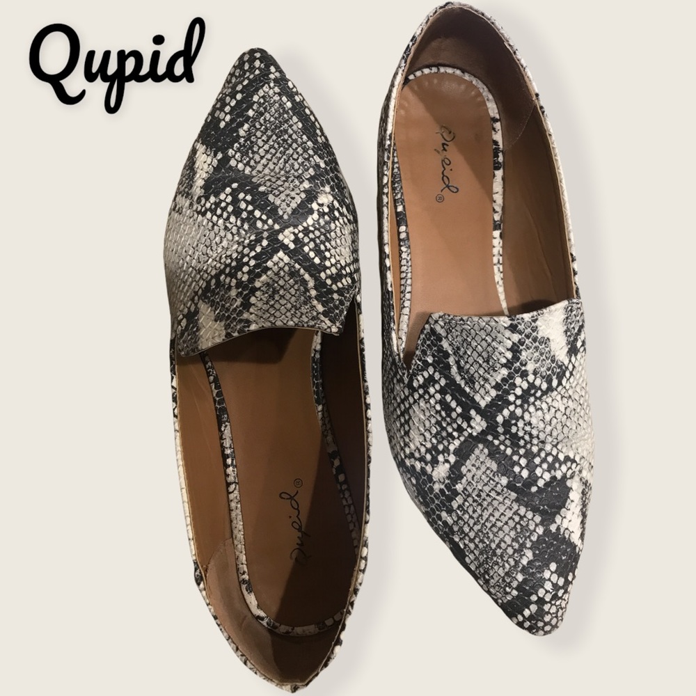 Qupid Snake Print Pointed Toe Flat Euc! - image 1